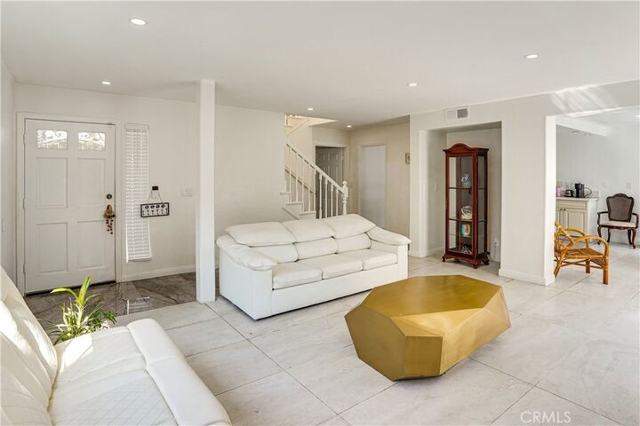 Property Photo:  2106 Nelson Avenue B  CA 90278 