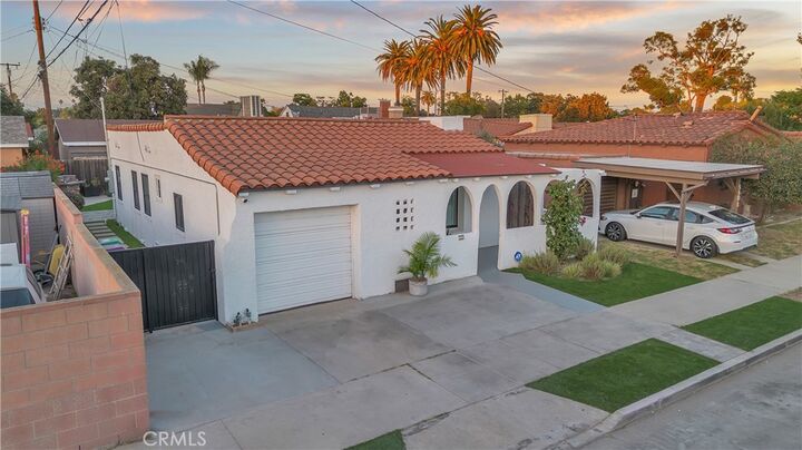 Property Photo:  721 E 59th  CA 90805 