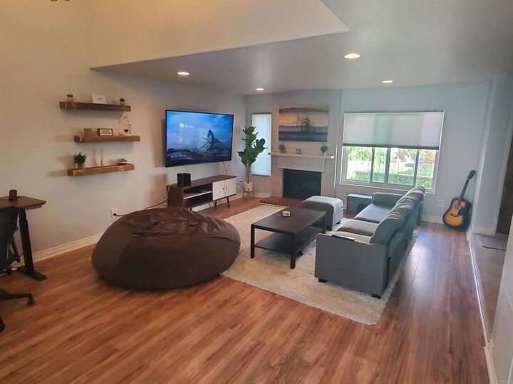 Property Photo:  1759 Edgefield Dr  CA 92024 