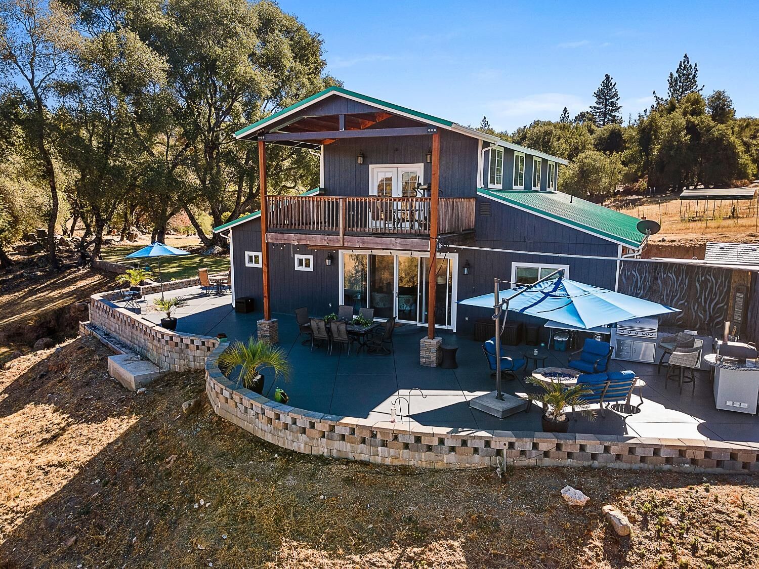 Property Photo:  3102 Squirrel Hollow Rd  CA 95684 