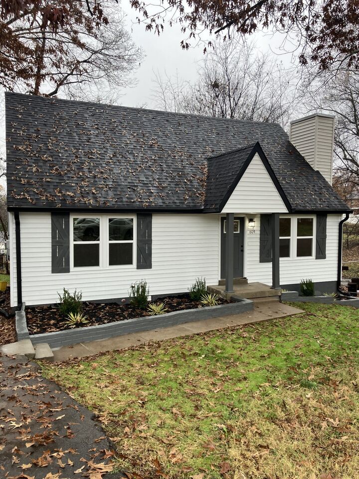 Property Photo:  609 Bay Ln  TN 37042 