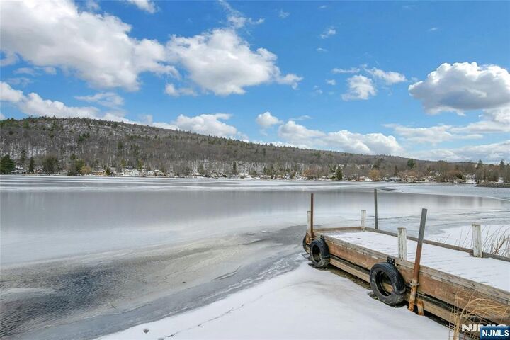 Property Photo:  32 Overlook Road  NJ 07480 
