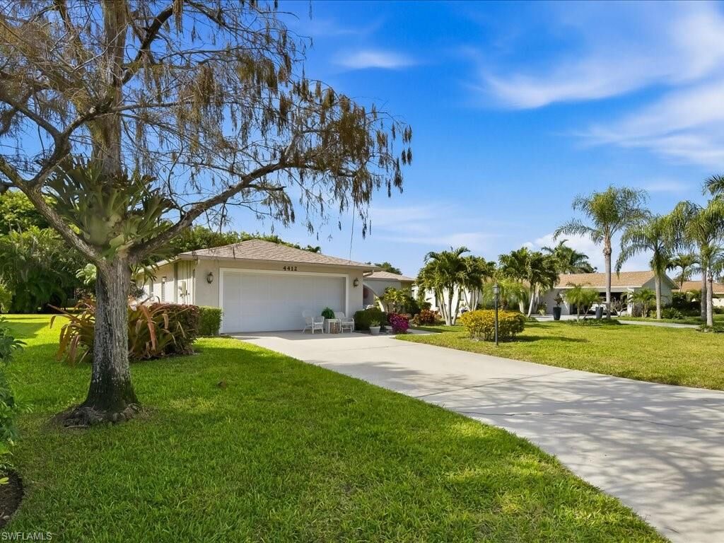 Property Photo:  4412 Beechwood Lake Dr  FL 34112 