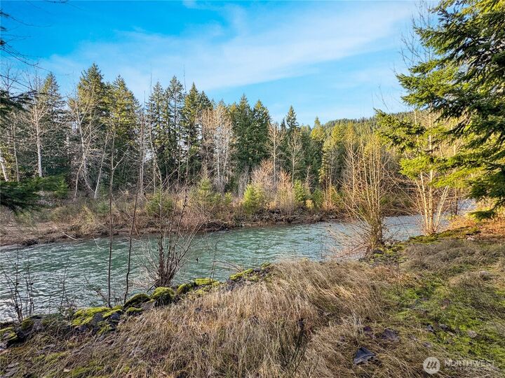 Property Photo:  115  1st Avenue  WA 98377 
