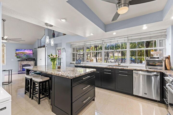 Property Photo:  1202 Copley Court  FL 33436 