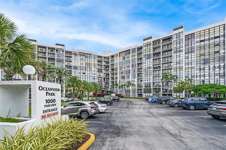 Property Photo: 1000 Parkview Dr 107 FL 33009