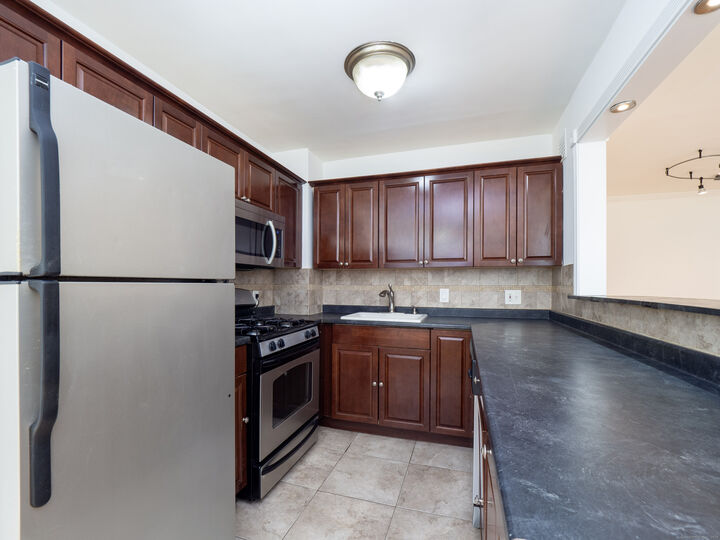 Property Photo:  11 Bedford Avenue O-3  CT 06850 