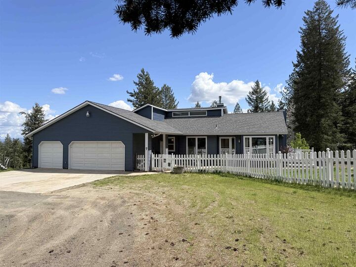 Property Photo: 5418 B S Wallbridge Rd 5418 S Wallbridge Rd WA 99006