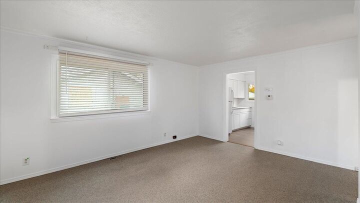 Property Photo: 921 E Lacrosse Ave WA 99207