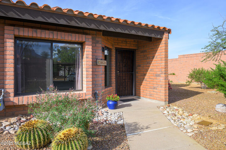 Property Photo:  8631 N Little Oak Lane  AZ 85704 