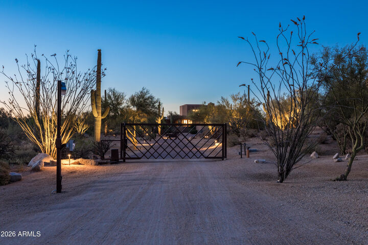 Property Photo:  8510 E Dynamite Boulevard  AZ 85266 