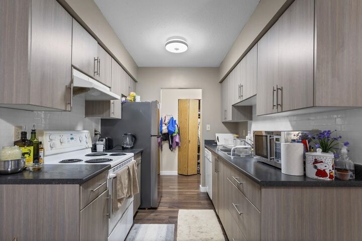 Property Photo:  4363 Halifax Street 119  BC V5C 5Z3 