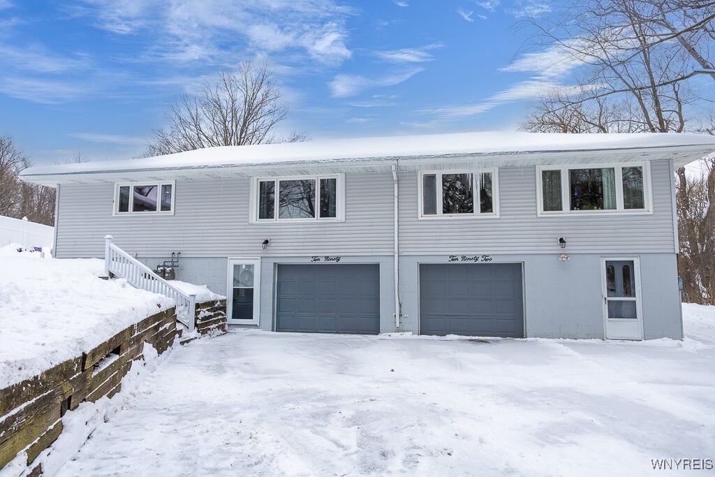 Property Photo:  1090 Stolle Road  NY 14059 