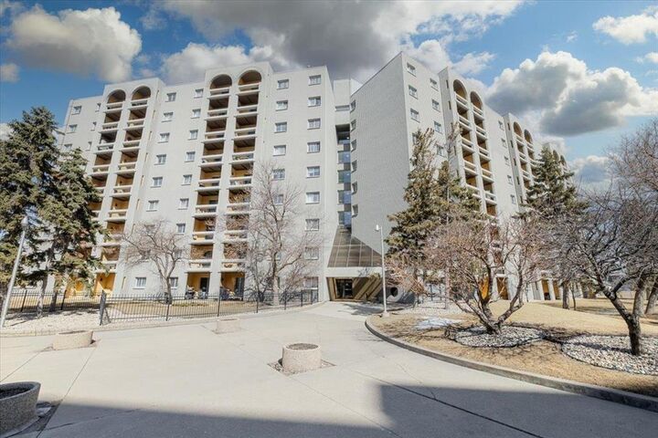 Property Photo:  3000 Pembina Highway  MB R3T 3Z2 