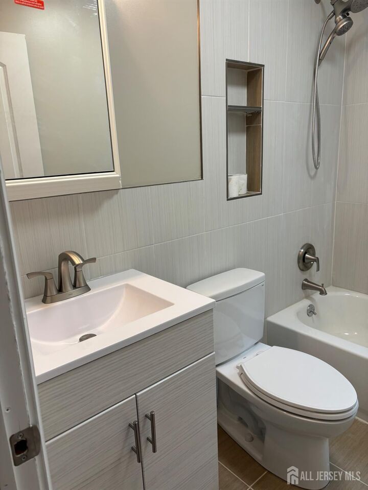 Property Photo: 289 Main Street 4H NJ 08884