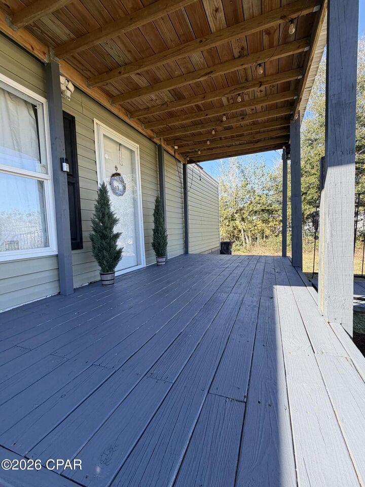 Property Photo: 10626 Happyville Road FL 32466