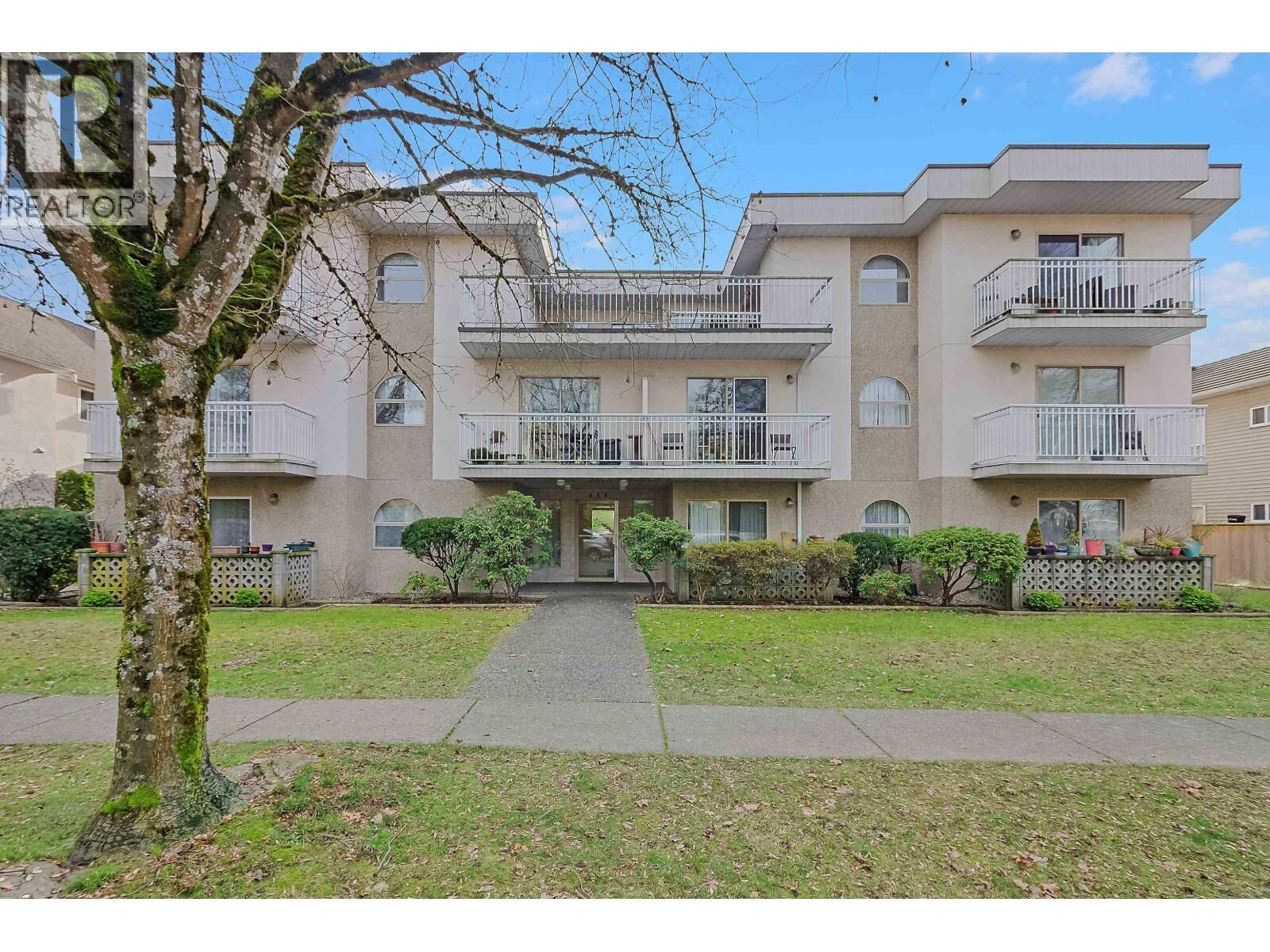 Property Photo:  458 East 44th Avenue 303  BC V5W 1W3 