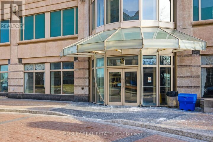 Property Photo:  8 Lee Centre Drive 1711  ON M1H 3H8 