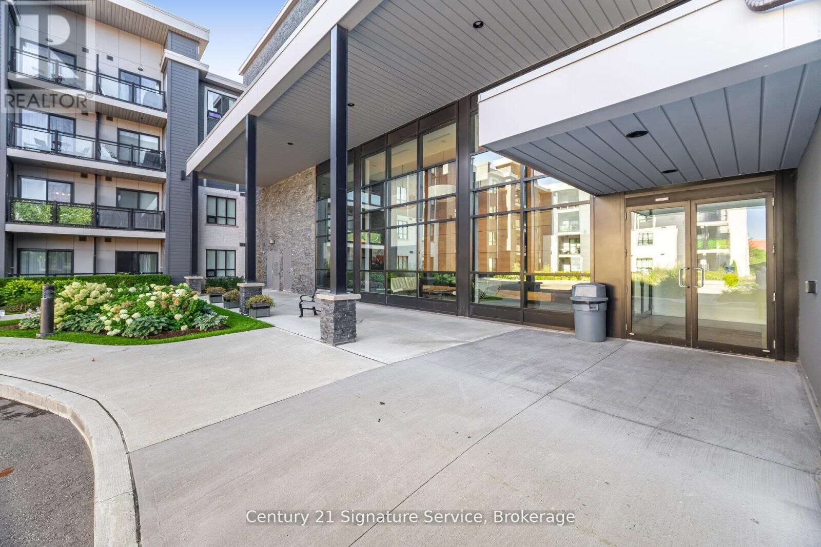 Property Photo:  3170 Erin Mills Parkway 401  ON L5L 0B6 