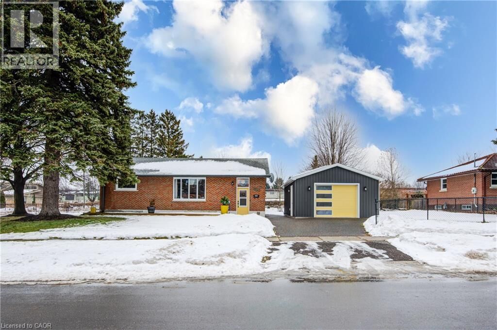 Property Photo:  1040 Warwick Street  ON N4S 4S2 