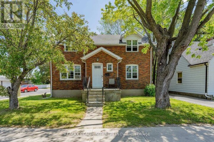 Property Photo:  207 Queen Street West  ON L6Y 1M6 