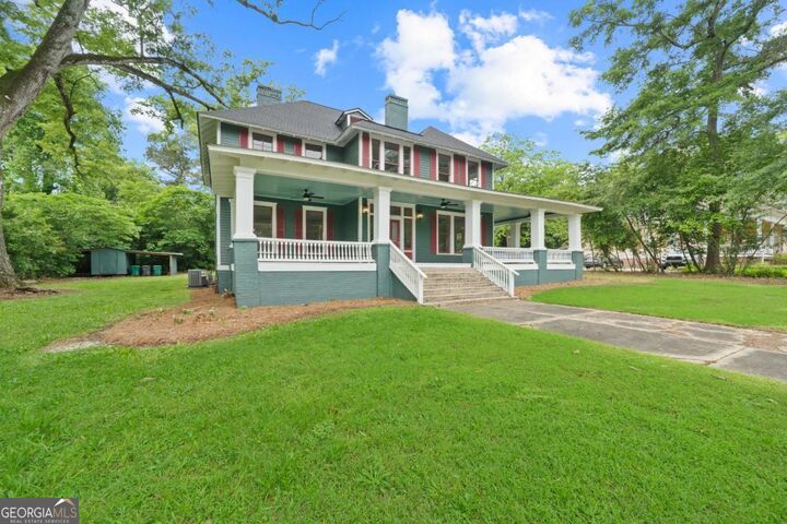 Property Photo: 409 N Jefferson Avenue GA 31024