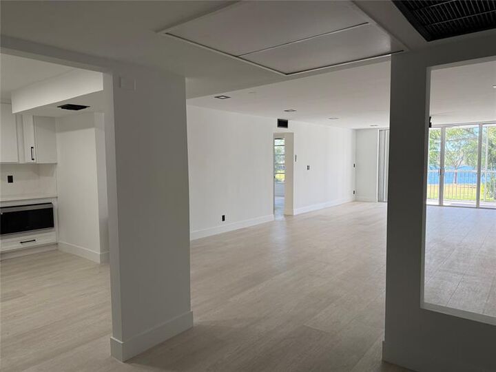 Property Photo:  3010 N Course Dr 207  FL 33069 