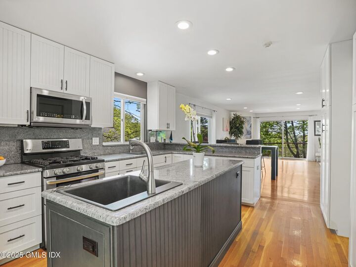 Property Photo:  228 Pemberwick Road  CT 06831 