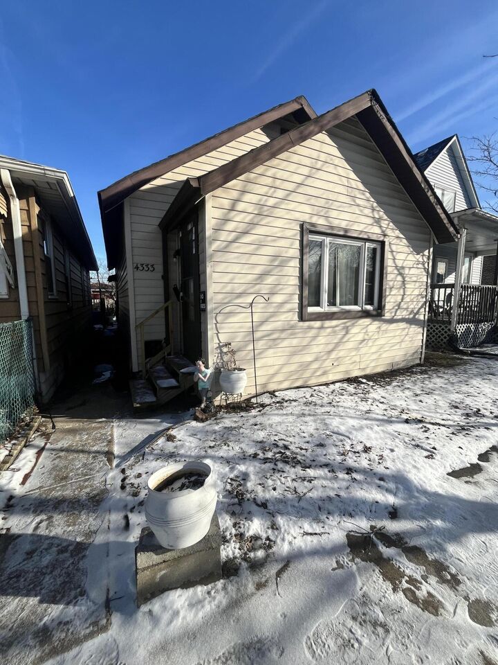 Property Photo:  4333 Torrence Avenue  IN 46327 