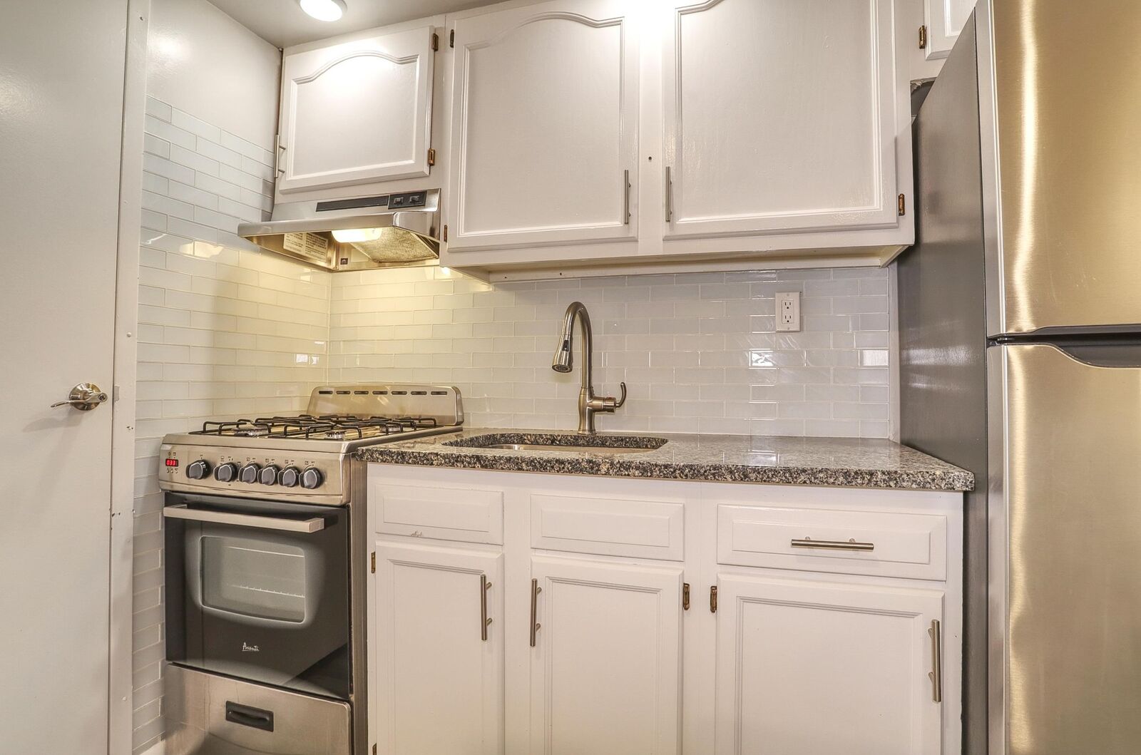 Property Photo:  1721 John F Kennedy Blvd 1D  NJ 07047 