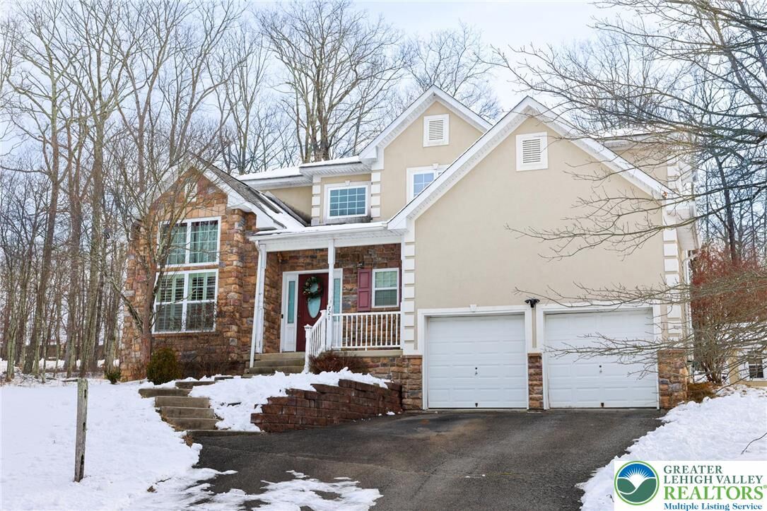 Property Photo:  5129 Hemlock Lane  PA 18371 