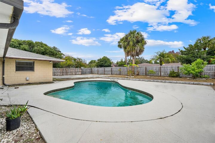 Property Photo: 1009 Terry Drive FL 32714