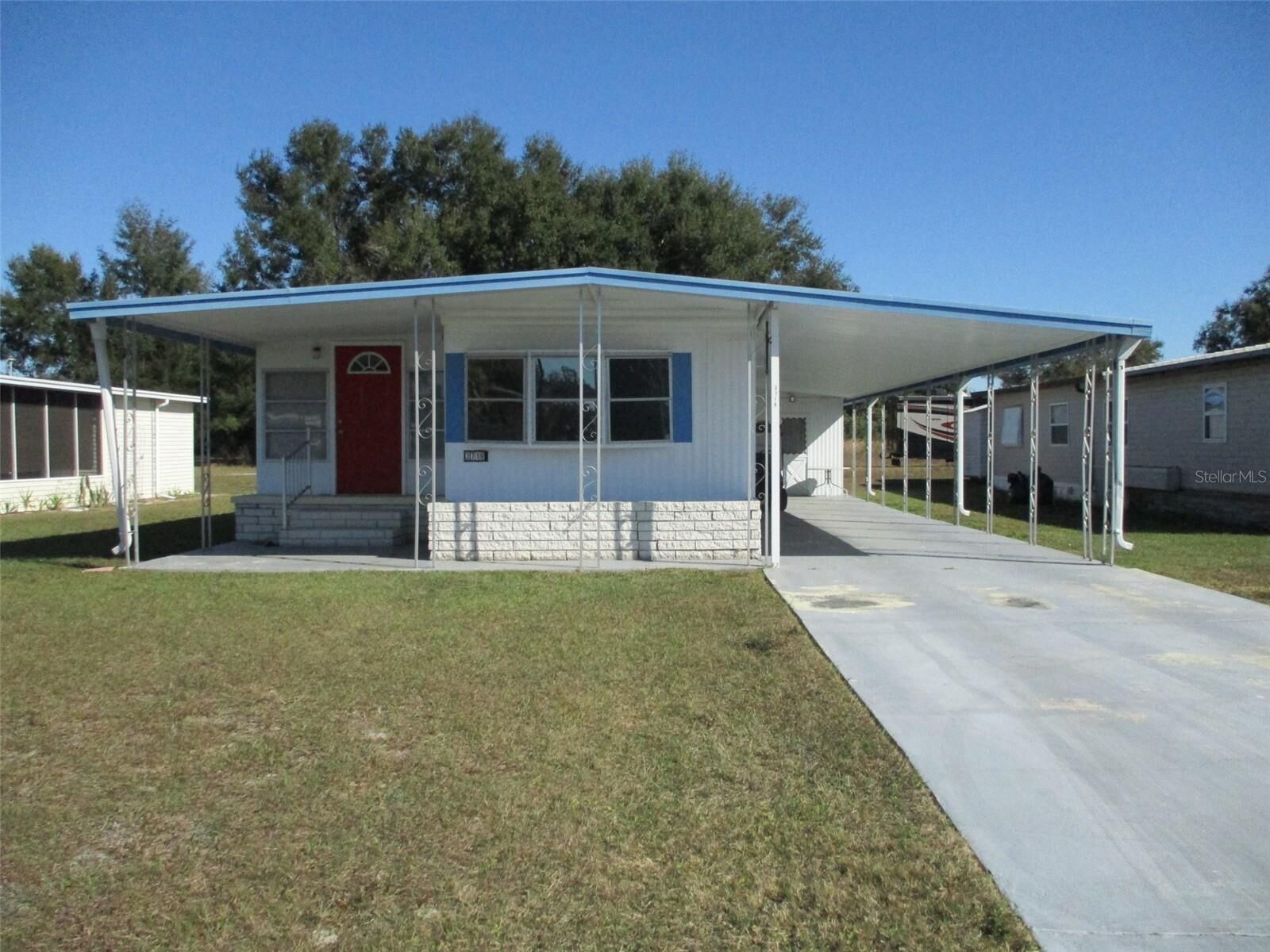 Property Photo: 3718 Castle Drive FL 33540