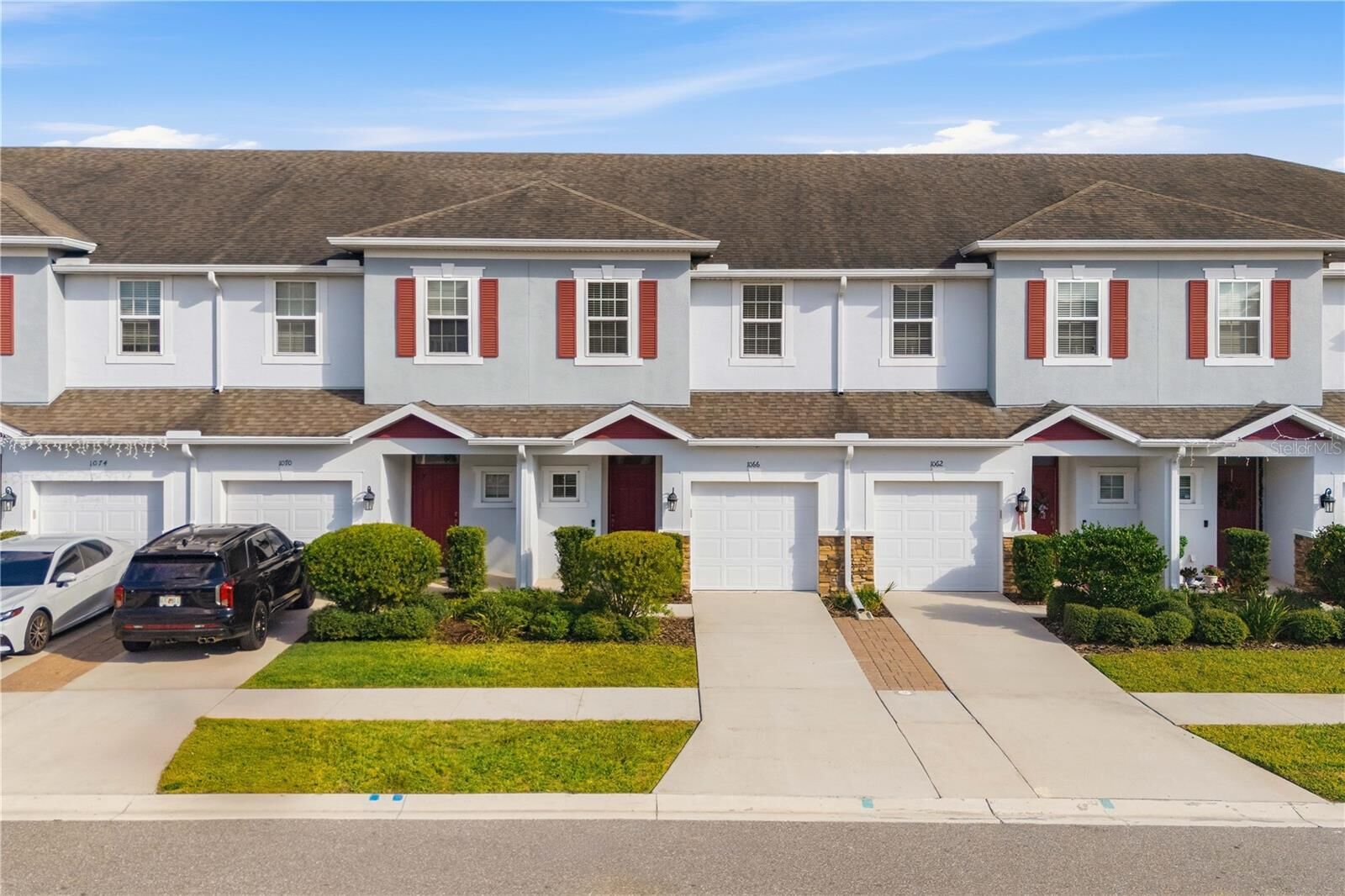 Property Photo:  1066 Amber Leaf Trail  FL 33544 