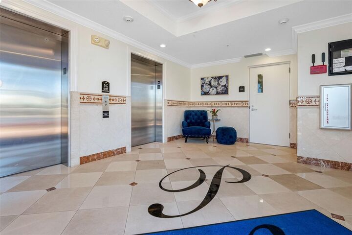 Property Photo:  6025 Sun Blvd Boulevard 201  FL 33715 