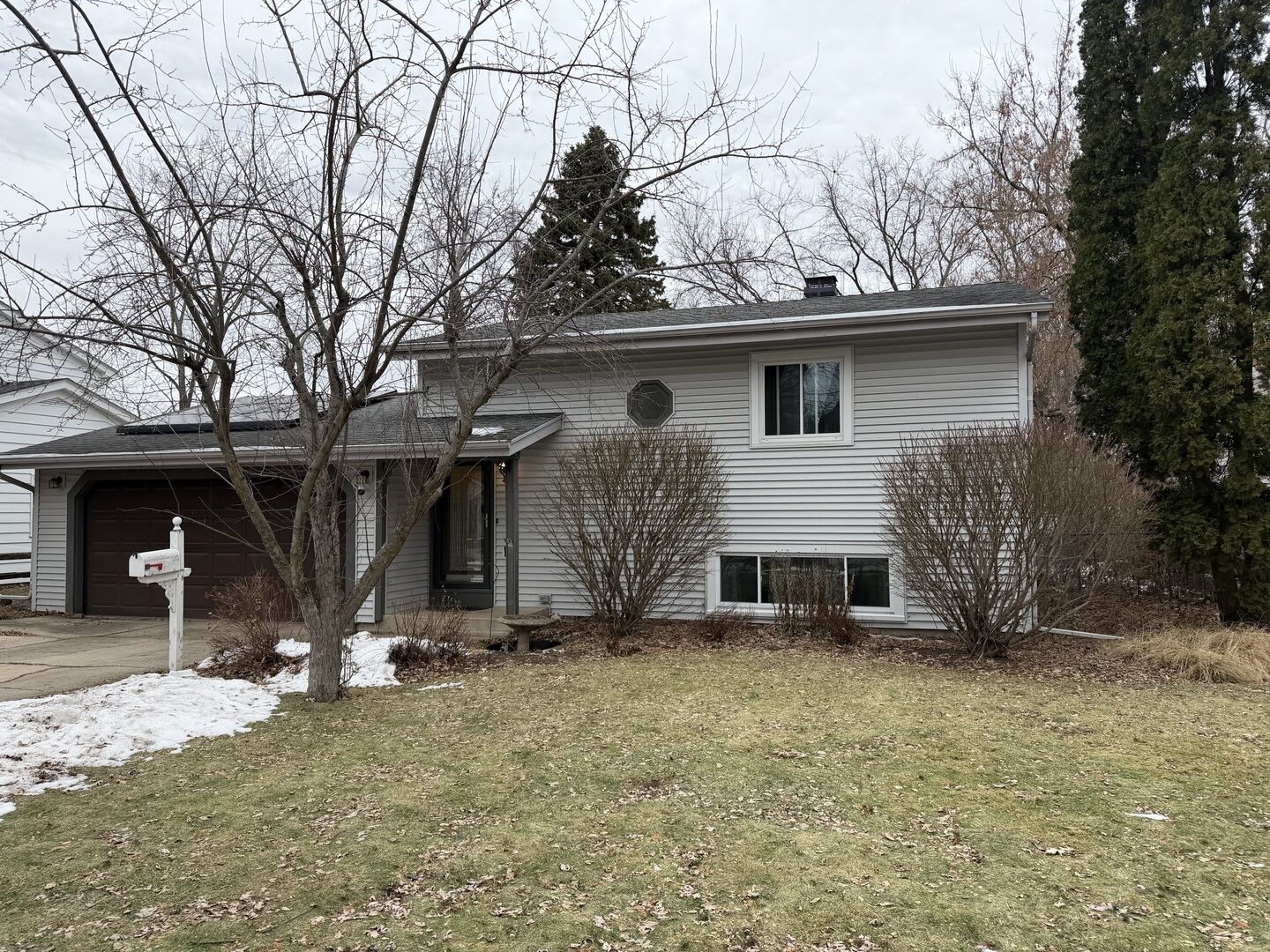 Property Photo:  316 Maplewood Lane  IL 60014 