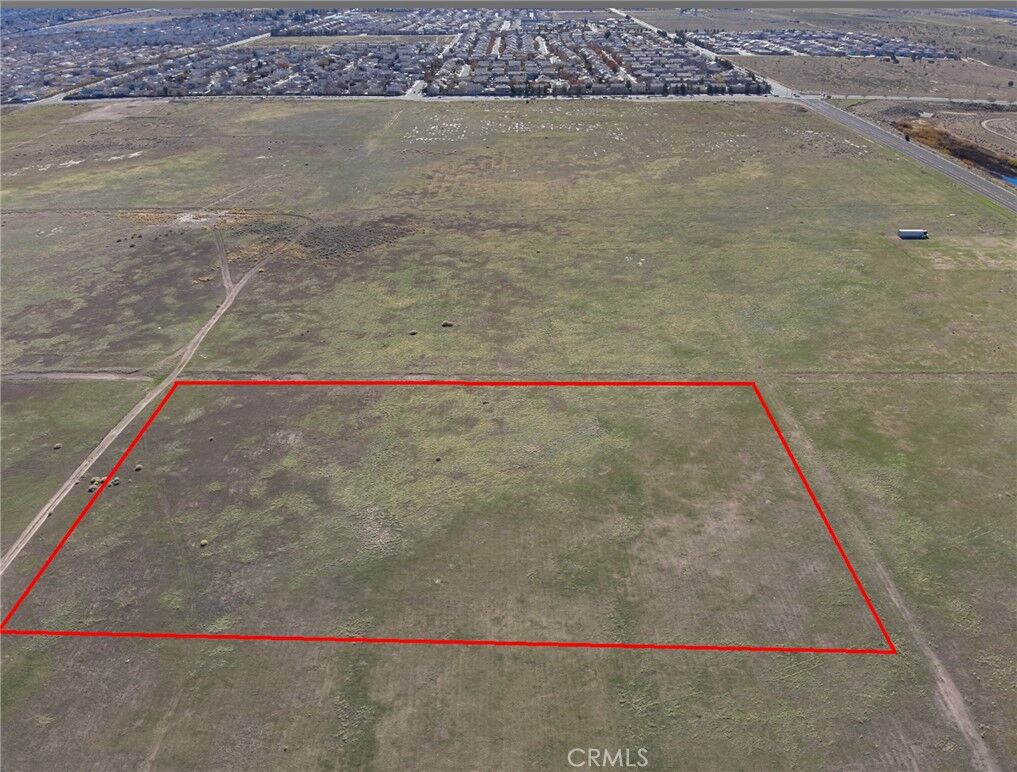 Property Photo:  44744 47th St W  CA 93535 