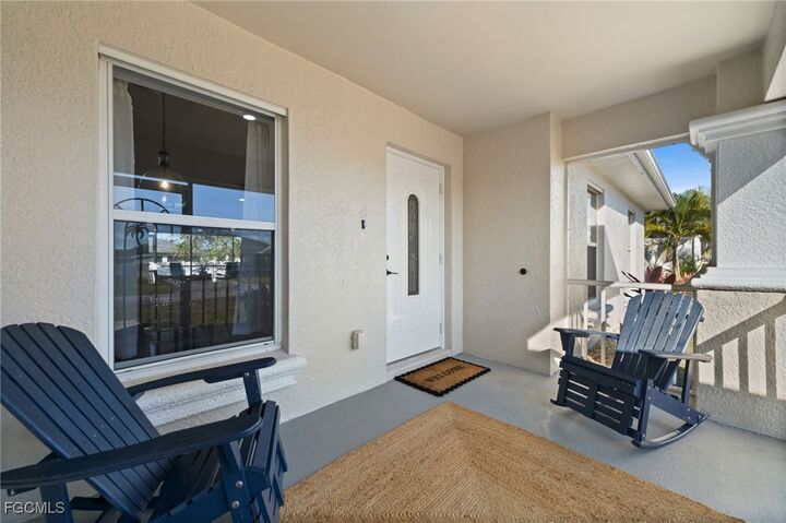 Property Photo:  844 NE 6th Place  FL 33909 