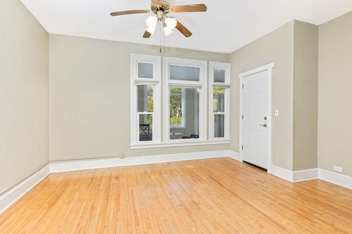 Property Photo:  3217 Dupont Avenue S  MN 55408 