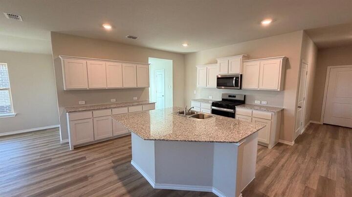 Property Photo: 8524 Beltmill Parkway TX 76131