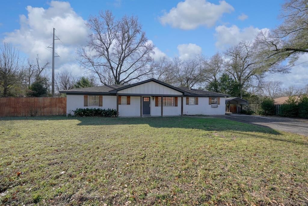 Property Photo:  3021 McDonald Road  TX 75701 