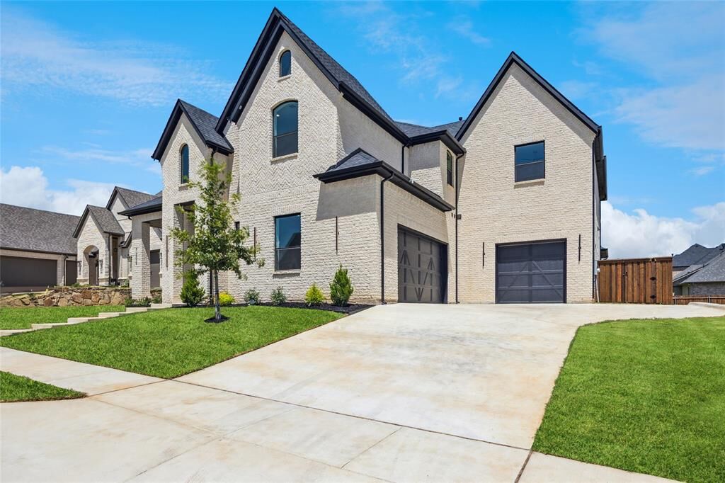 Property Photo:  7209 Smith Farm Drive  TX 76182 