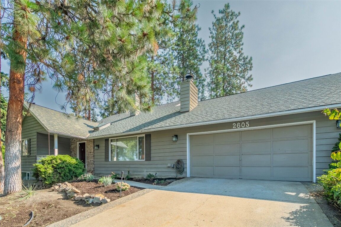 Photo de la propriété:  2605 Alberta Court  BC V1W 2X8 