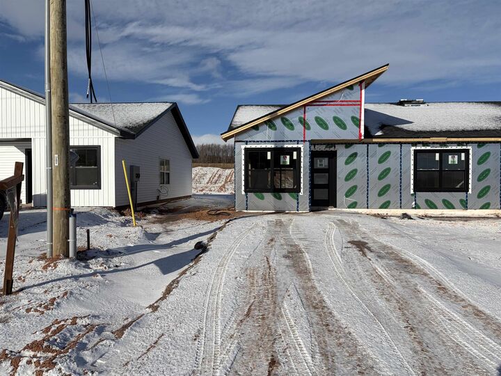 Property Photo:  73 Violet Circle  PE C0A 0K6 