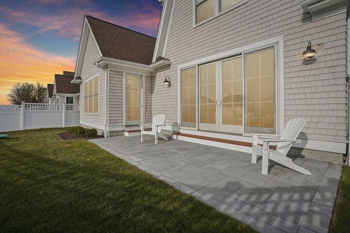 Property Photo:  4 Lookout Lane  RI 02871 