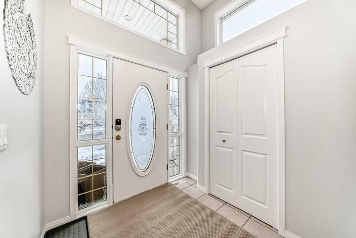 Property Photo: 3263 Signal Hill Drive SW AB T3H 3T7