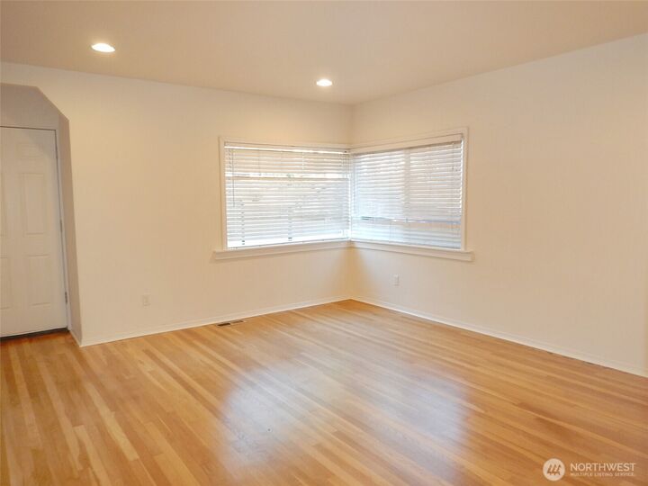 Property Photo:  7515  Cascade Drive  WA 98203 