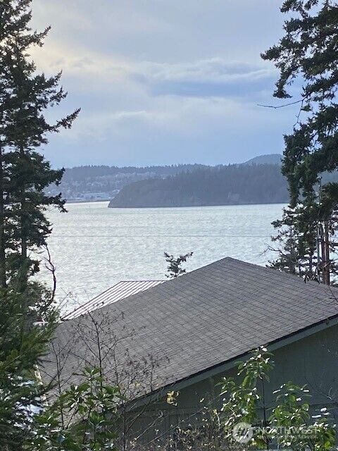 Property Photo:  7408  Holiday Boulevard  WA 98221 