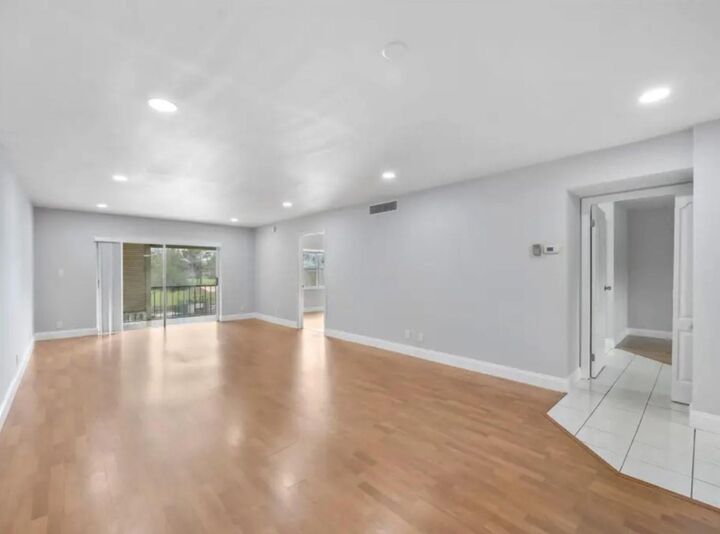 Property Photo: 6100 S Falls Circle Drive 204 FL 33319