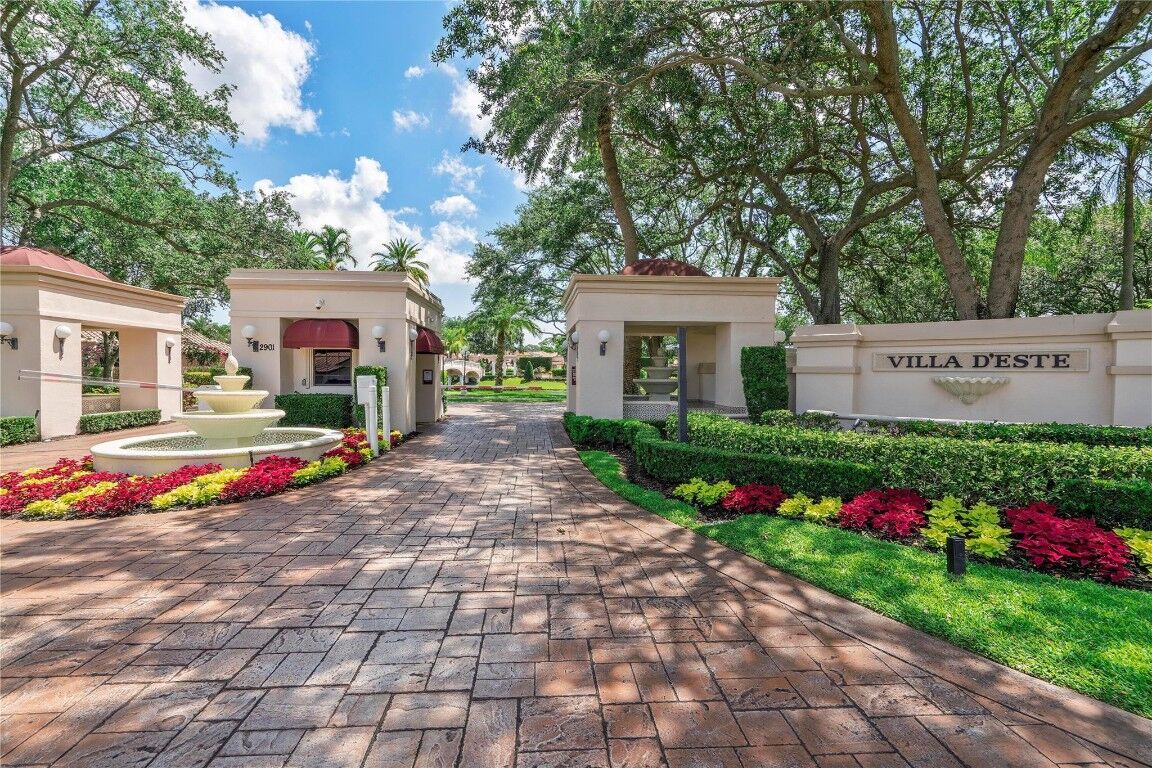 Property Photo:  3008 N Deer Creek Viaduct  FL 33442 